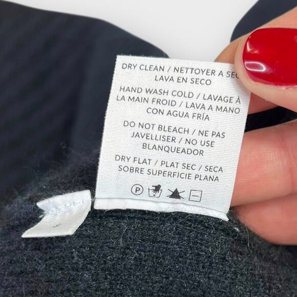 Naadam Plaid Matchback Crew 100% Cashmere Sweater Navy Black Size Small - Picture 6 of 6